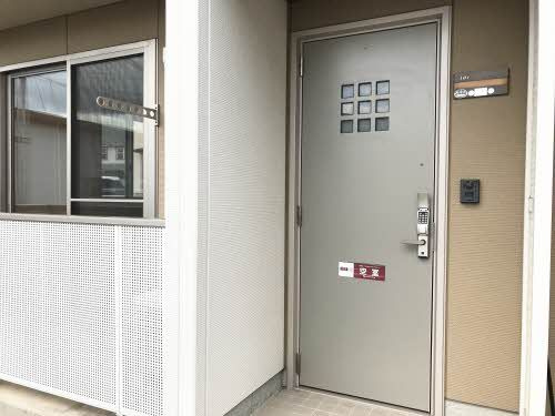 ミューローズ長橋Ⅱ Ａの玄関
