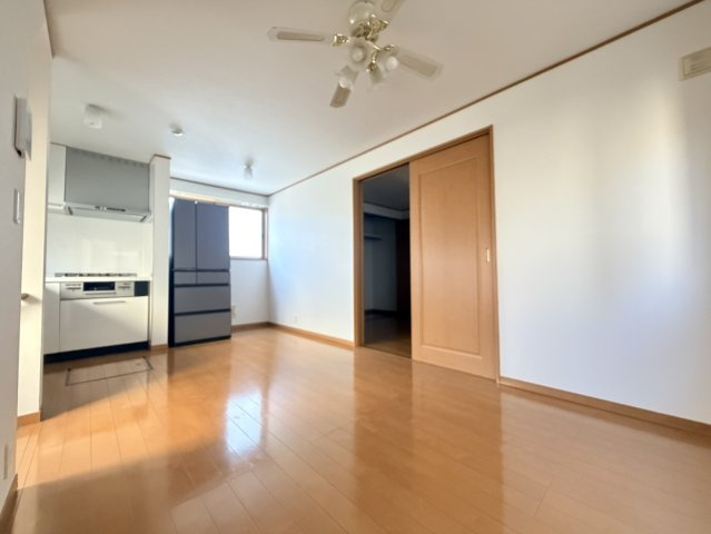 大宮区桜木町４丁目　桜木小学校学区　中古戸建の居間・リビング