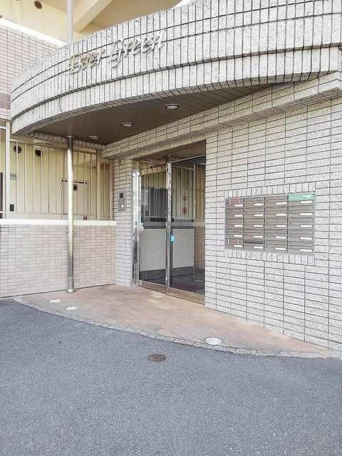 エバー　グリーンのエントランス
