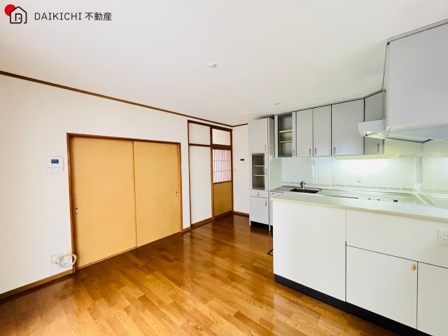 【居間・リビング】 | 川越市今成4丁目　中古戸建
