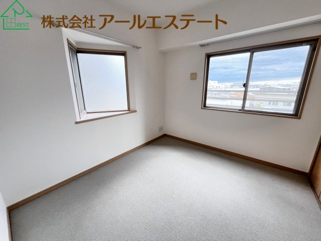 デュオプレステージフォンテーヌ宝殿　　JR「宝殿駅」徒歩5分の洋室