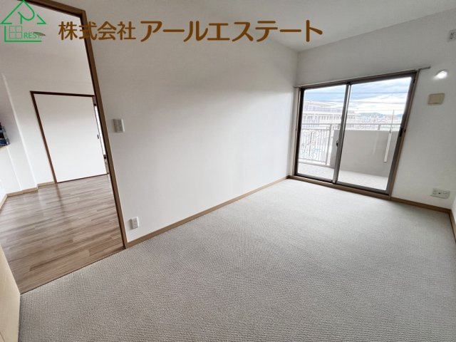 デュオプレステージフォンテーヌ宝殿　　JR「宝殿駅」徒歩5分の寝室