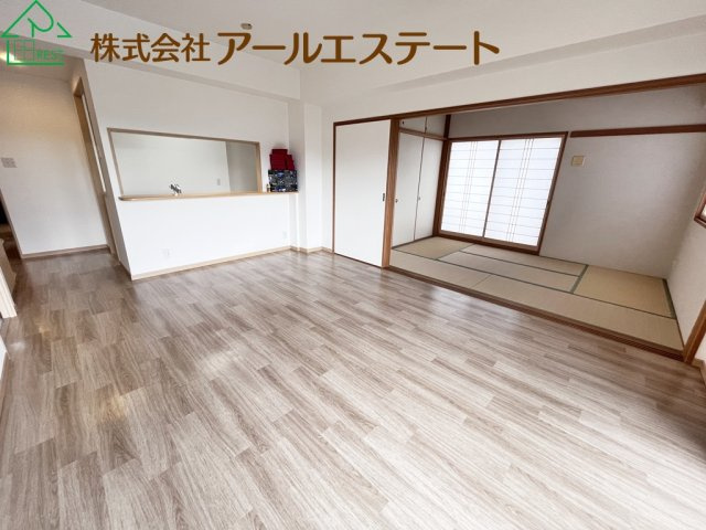 デュオプレステージフォンテーヌ宝殿　　JR「宝殿駅」徒歩5分の居間・リビング