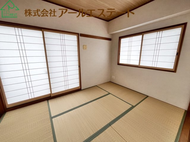 デュオプレステージフォンテーヌ宝殿　　JR「宝殿駅」徒歩5分の和室