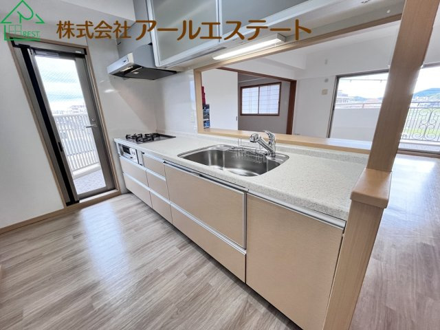 デュオプレステージフォンテーヌ宝殿　　JR「宝殿駅」徒歩5分のキッチン