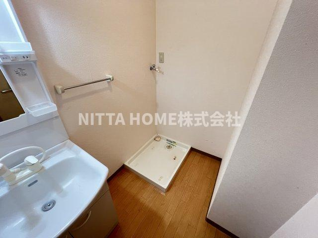 福知山市桔梗が丘３丁目のアパートの洗面所|室内洗濯機置き場も設置済み◎