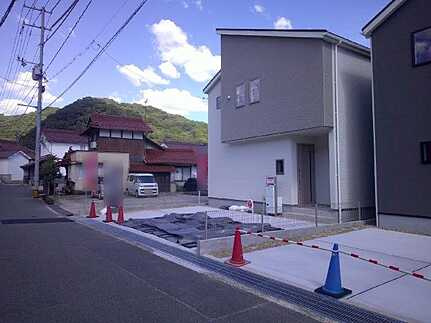 広島市安芸区上瀬野２丁目の前面道路含む現地写真