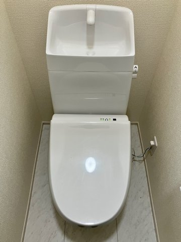 磯辺戸建のトイレ
