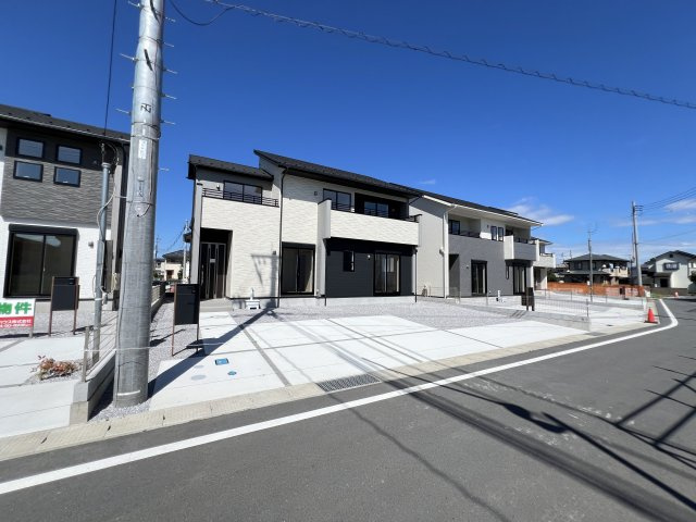 新築　藤岡市藤岡全8棟　Blooming　Garden　2号棟の前面道路含む現地写真|現地写真　南側接道幅員約6ｍ