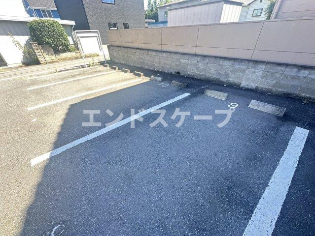 ウイングバードの駐車場|高崎、前橋のお部屋探しはエンドスケープまで！お客様の理想お聞かせ下さい♪
