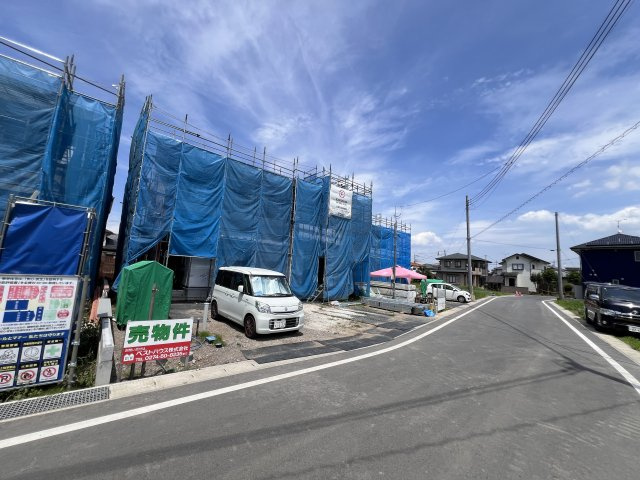 新築　藤岡市藤岡全8棟　Blooming　Garden　3号棟の前面道路含む現地写真|現地写真　南側接道幅員約6ｍ