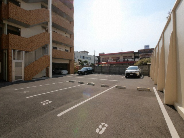 La Douceur北巽の駐車場