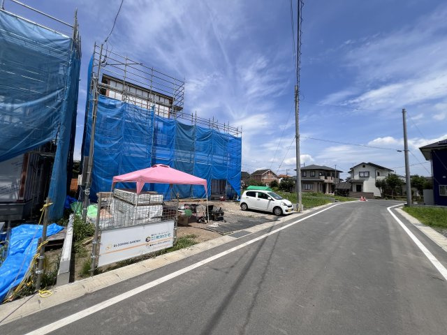 新築　藤岡市藤岡全8棟　Blooming　Garden　4号棟の前面道路含む現地写真|現地写真　南側接道幅員約6ｍ