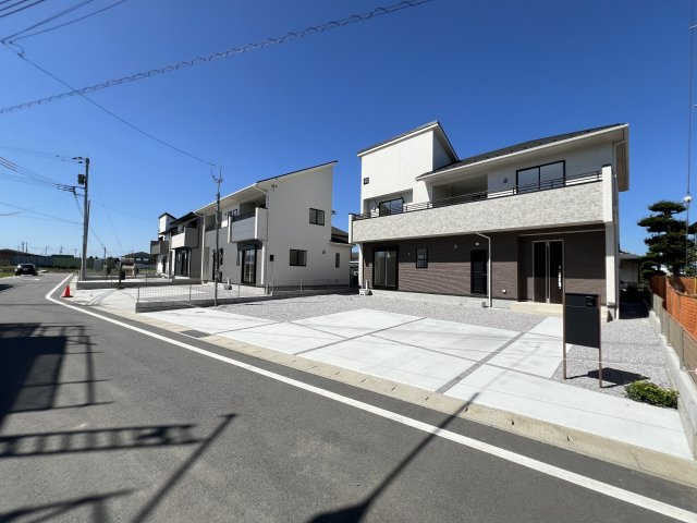 新築　藤岡市藤岡全8棟　Blooming　Garden　4号棟の前面道路含む現地写真|現地写真　南側接道幅員約6ｍ