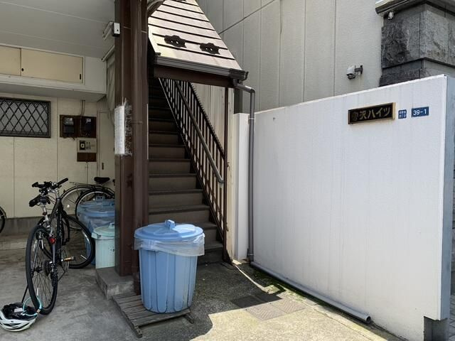 宮沢ハイツのエントランス