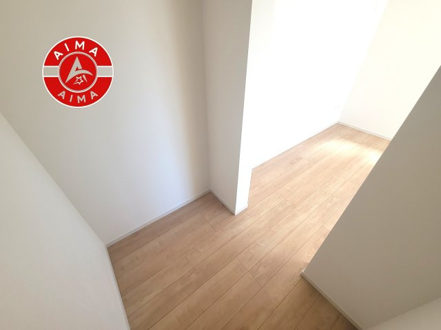 福岡市南区屋形原1丁目第2-2棟（1号棟）の収納|洋服や大きな荷物が多い方や人数の多いご家族などは、一般的なクローゼットよりもウォークインクローゼットのほうが使い勝手が良いです。