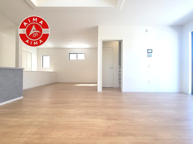 福岡市南区屋形原1丁目第2-2棟（1号棟）の居間・リビング|多くの時間を過すことになるリビングだからこそ、いつも穏やかな空間・解放感が味わえ毎日が充実します。