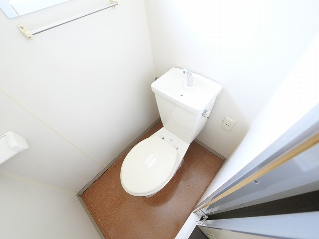 メゾン青和 IIのトイレ|コンパクトで使いやすいトイレです