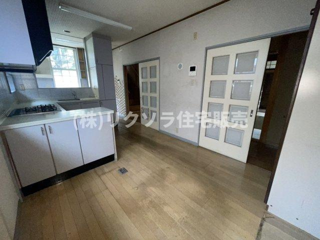 成田西町　中古一戸建ての居間・リビング|■物件内覧・資金計画相談・住宅ローン相談、リフォーム相談、お問合せ受付中■
※当日・翌日のご内覧、ご相談はお電話でのお問合せがスムーズです！
