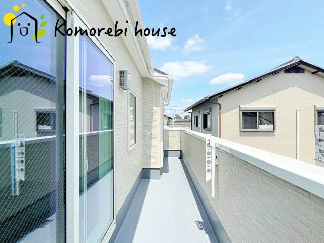 さいたま市西区佐知川　第1期　新築戸建て　リナージュネクスジー　02のバルコニー|バルコニー付きです