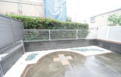リバー　サイド　ガーデン　シュトラールＡの駐車場