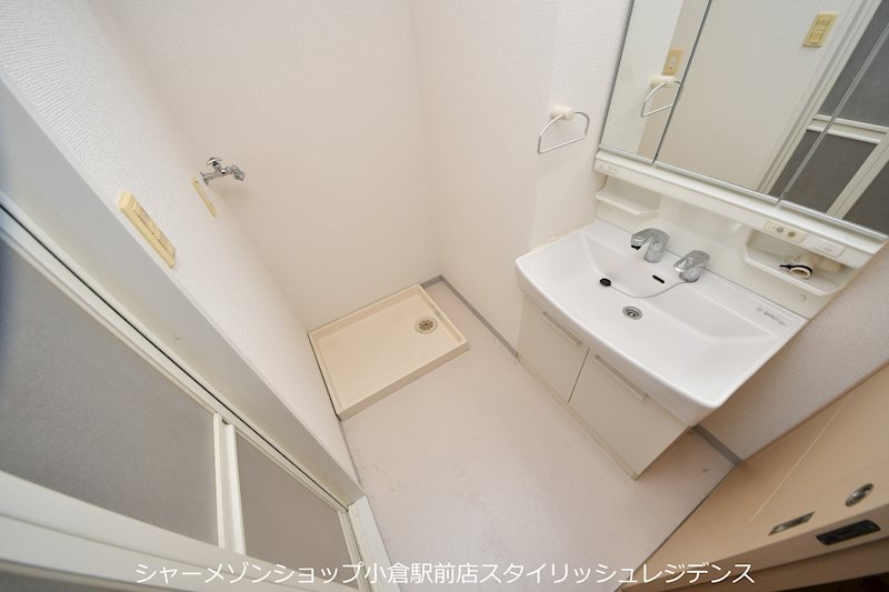 REZIA小倉の洗面所