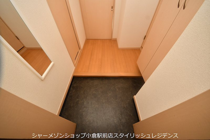 REZIA小倉の玄関
