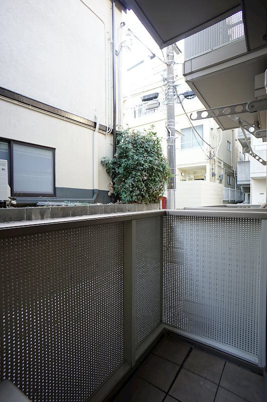サンパティーク戸越　積水ハウス施工　ネット無料　バストイレ別のバルコニー