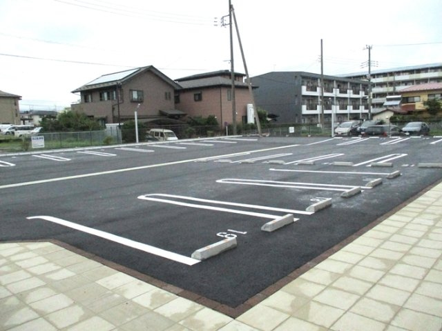 セジュール　ルピナスの駐車場