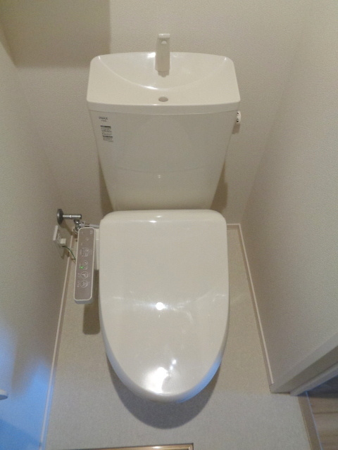 プリマヴェーラのトイレ|トイレは嬉しい温水洗浄便座