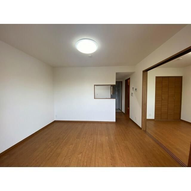 横浜市戸塚区矢部町のアパートの居間・リビング