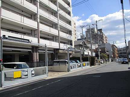ディアメゾン観音本町リアーレの駐車場