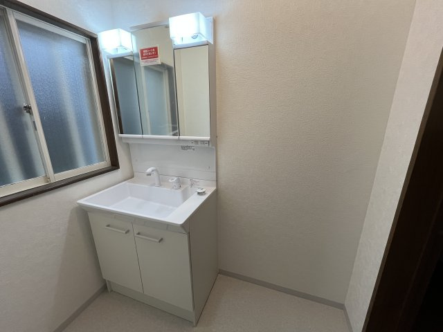 山形市西田5-25-45　の和室|南側　和室８帖