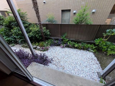 【庭】 | メゾンド駒場