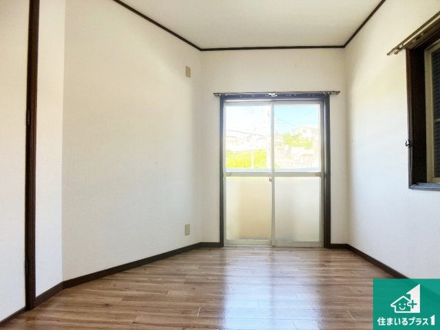 明石市魚住町金ケ崎　中古一戸建ての洋室|収納スペースが充実しているので子供の成長に合わせてたくさん収納ができます！家族構成に合わせた様々な活用ができる収納！