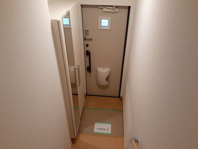 ローリエ国立亭の玄関