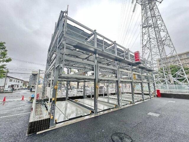 クレヴィスタ横浜綱島の駐車場
