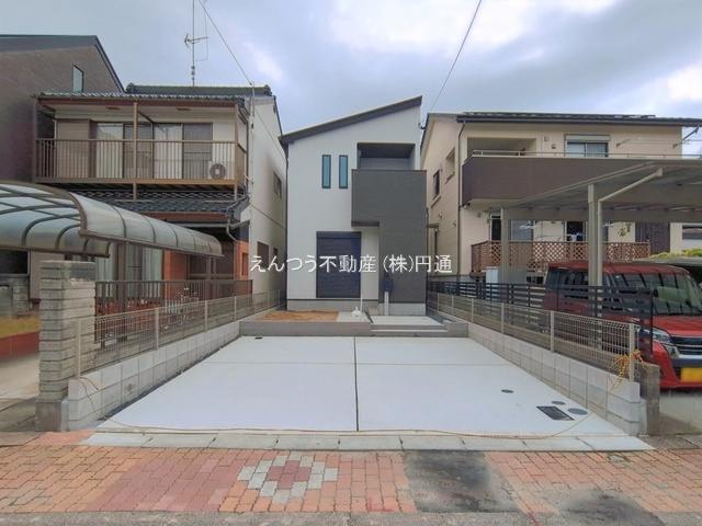 ファーストタウン第4西区清里の前面道路含む現地写真