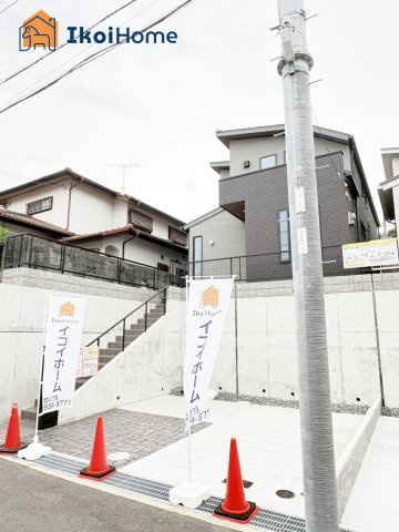 神戸市北区緑町5丁目　全2棟　新築戸建　1号地の駐車場|【ホームページに現地動画掲載中】●年中無休：当日予約可●駐車場は並列2台になります。普通車2台可能です。