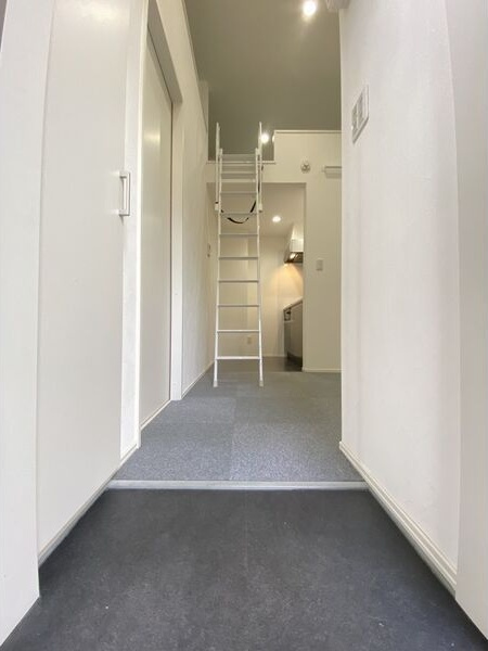 パレッタ小本WESTの玄関