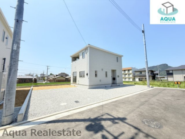 高松市高松町の新築一戸建の前面道路含む現地写真|前面道路含む現地写真です