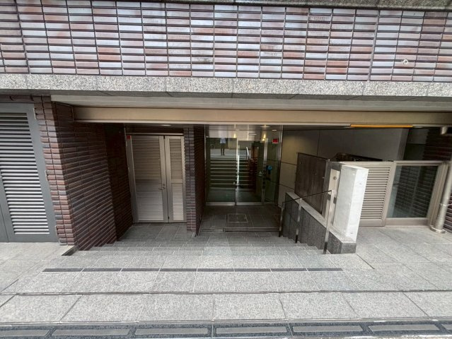 クオス銀座エスト・ドゥジエームのエントランス