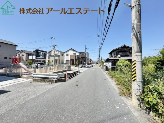 加古川市平岡町高畑　　JR「東加古川駅」徒歩15分の前面道路含む現地写真