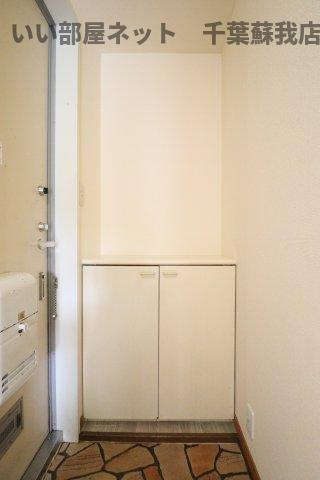 ウィステリアおゆみ野　Ｃの玄関|落ち着いた玄関です