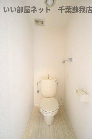 ウィステリアおゆみ野　Ｃのトイレ|落ち着いた色調のトイレです