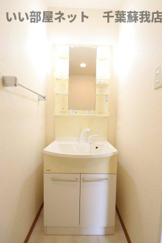 ウィステリアおゆみ野　Ｃの洗面所|コンパクトで使いやすい洗面所