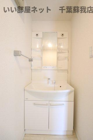ウィステリアおゆみ野　Ｃの洗面所|ゆったりとスペースのある洗面所