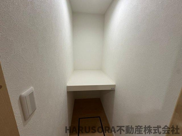 門真市上野口町　３階建の収納