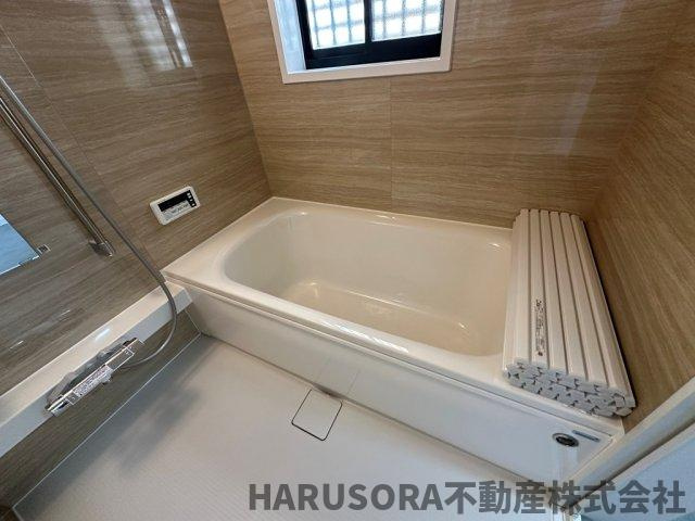 門真市上野口町　３階建の浴室