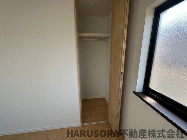 門真市上野口町　３階建の収納